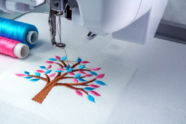 Broderie logo Montreuil